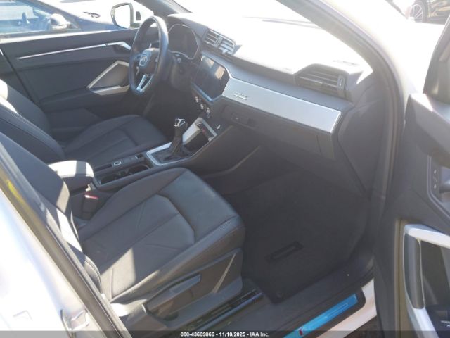 2020 AUDI Q3 WA1DECF31L1121912 Photo 4