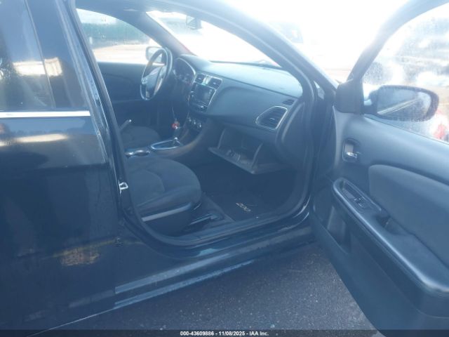 2011 CHRYSLER 200 1C3BC1FBXBN568376 Photo 4