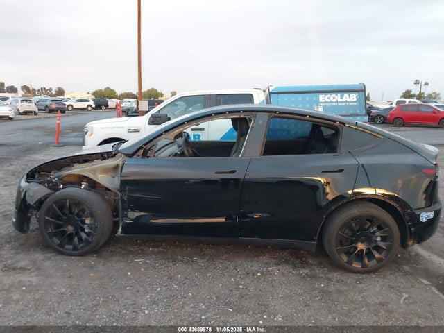 Продаж на аукціоні авто 2021 Tesla Model Y Long Range Dual Motor All-wheel Drive, vin: 5YJYGDEE2MF222671, номер лоту: 43609978