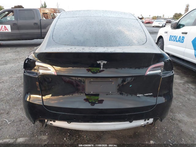 Продаж на аукціоні авто 2021 Tesla Model Y Long Range Dual Motor All-wheel Drive, vin: 5YJYGDEE2MF222671, номер лоту: 43609978