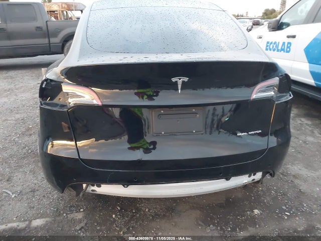 Продаж на аукціоні авто 2021 Tesla Model Y Long Range Dual Motor All-wheel Drive, vin: 5YJYGDEE2MF222671, номер лоту: 43609978