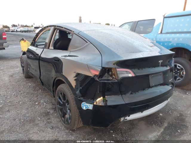 2021 TESLA MODEL Y 5YJYGDEE2MF222671 Photo 2