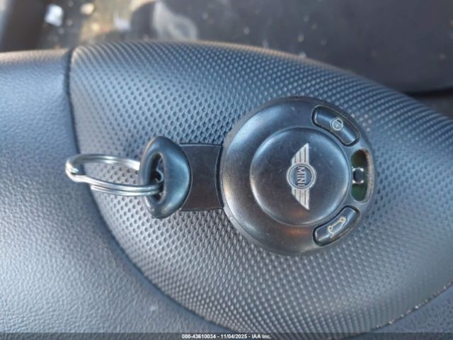 2010 MINI COOPER CLUBMAN WMWML3C56ATX37508 Photo 10