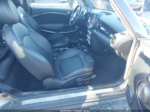 2010 MINI COOPER CLUBMAN WMWML3C56ATX37508 Photo 4