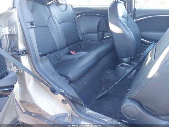 2010 MINI COOPER CLUBMAN WMWML3C56ATX37508 Photo 7