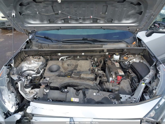 JTMG1RFV4KJ012622 Toyota RAV4 LE