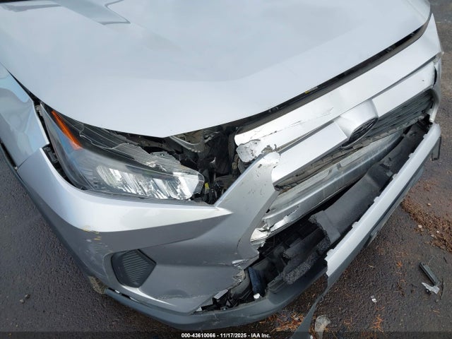JTMG1RFV4KJ012622 Toyota RAV4 LE
