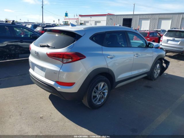 2018 HYUNDAI TUCSON KM8J3CA49JU778804 Photo 3