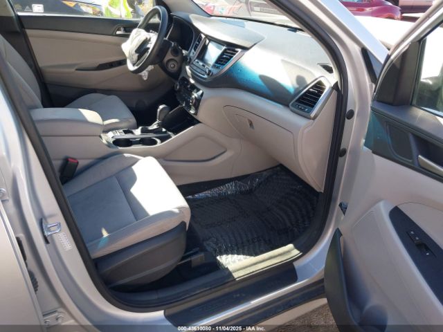 2018 HYUNDAI TUCSON KM8J3CA49JU778804 Photo 4