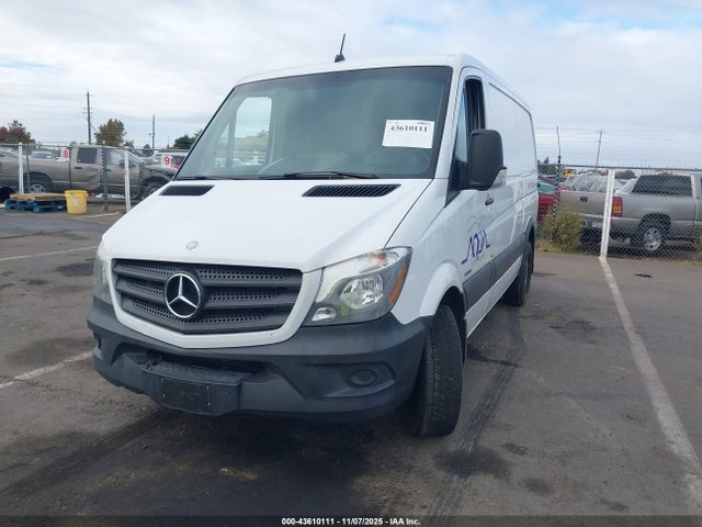 Mercedes-Benz Sprinter 2500 Normal Roof 2015 WD3PE7CC3FP109805 Image 2