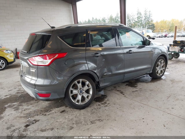 1FMCU0J94FUA69060 Ford Escape Titanium