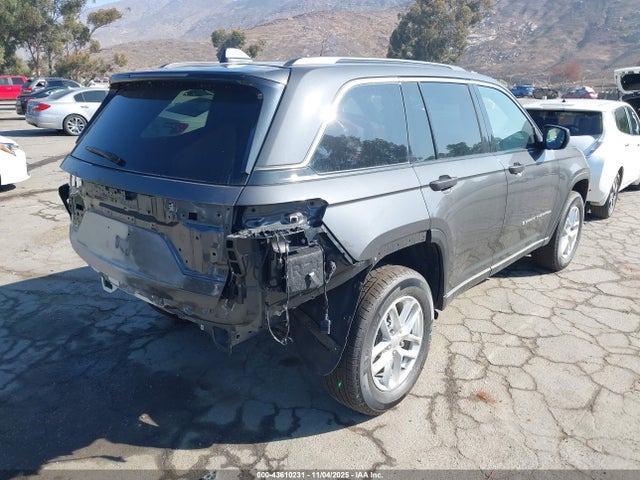 1C4RJHAGXSC308292 Jeep Grand Cherokee Laredo X 4x4
