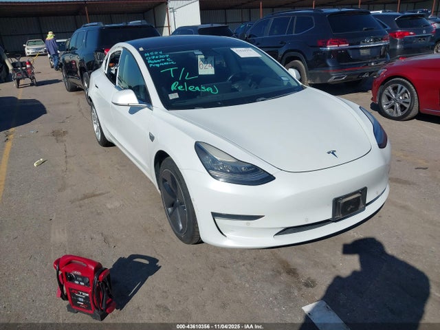 2018 TESLA MODEL 3 5YJ3E1EA3JF076207 Photo 0
