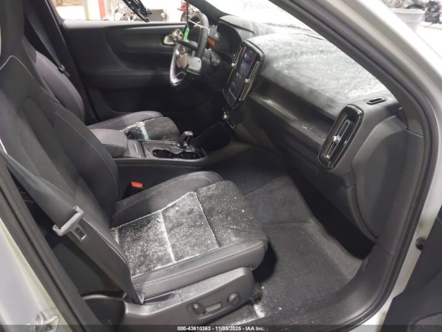 2023 VOLVO XC40 RECHARGE PURE ELECTRIC YV4ED3UL8P2106790 Photo 4