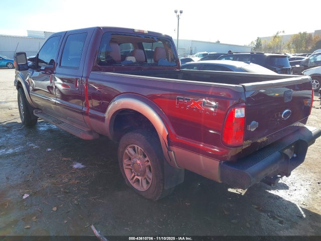 2011 FORD F-350 1FT8W3BT8BEB39583 Photo 2