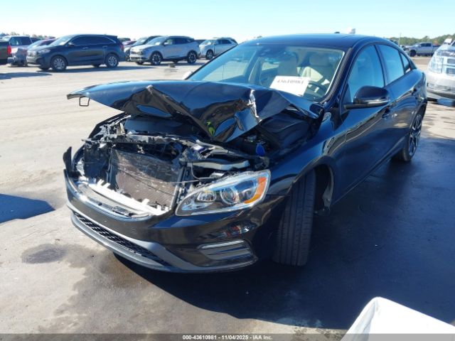 2017 VOLVO S60 YV126MFL5H2428883 Photo 1