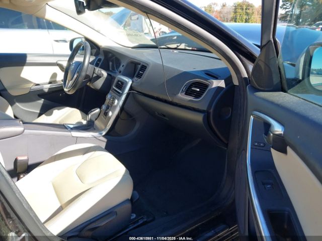 2017 VOLVO S60 YV126MFL5H2428883 Photo 4