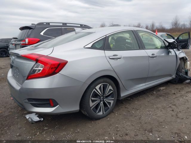 2018 HONDA CIVIC JHMFC1F78JX023724 Photo 3