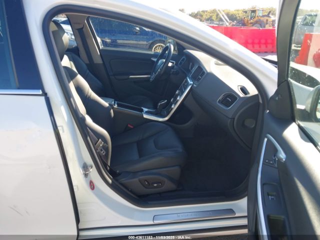 2018 VOLVO S60 INSCRIPTION LYV402TM8JB172552 Photo 4