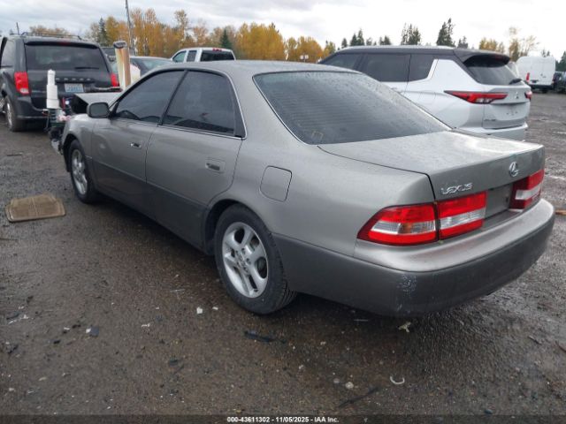 2000 LEXUS ES 300 JT8BF28G4Y0247634 Photo 2