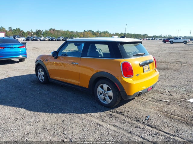 2016 MINI HARDTOP WMWXP5C53G3B14095 Photo 2