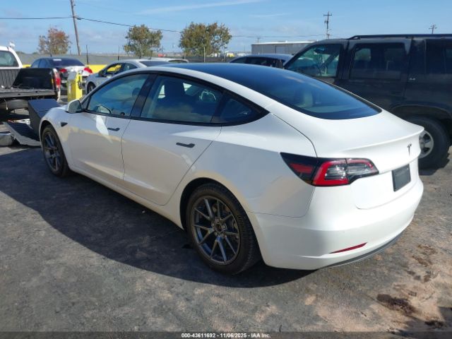 2021 TESLA MODEL 3 5YJ3E1EA9MF930461 Photo 2