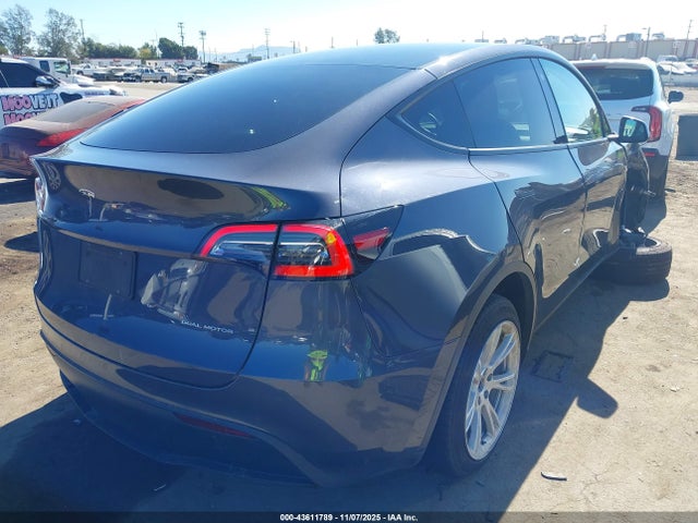 2021 TESLA MODEL Y 5YJYGDEE8MF245985 Photo 3