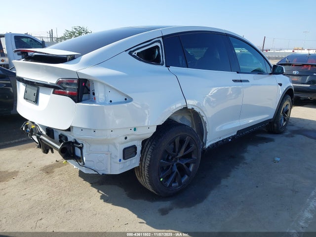 2026 TESLA MODEL X 7SAXCDE55TF474455 Photo 3