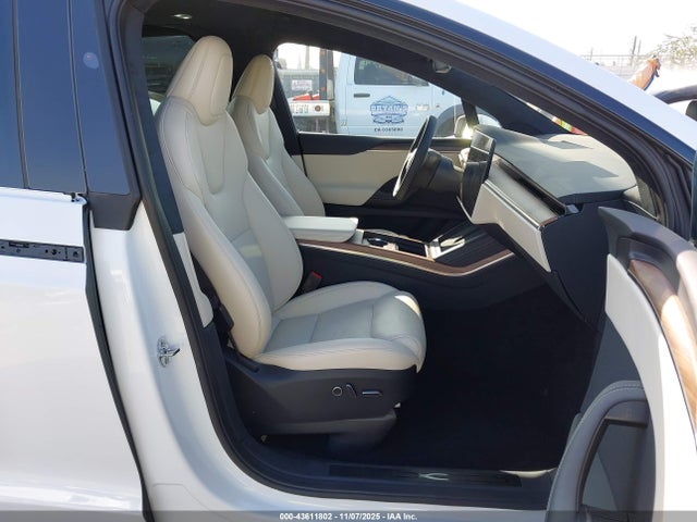 2026 TESLA MODEL X 7SAXCDE55TF474455 Photo 4