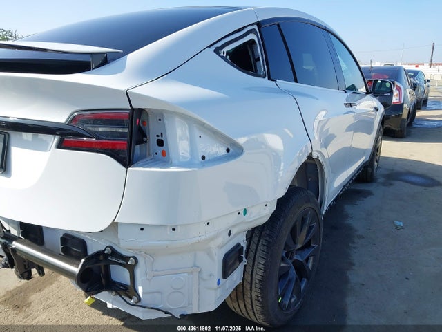 2026 TESLA MODEL X 7SAXCDE55TF474455 Photo 5