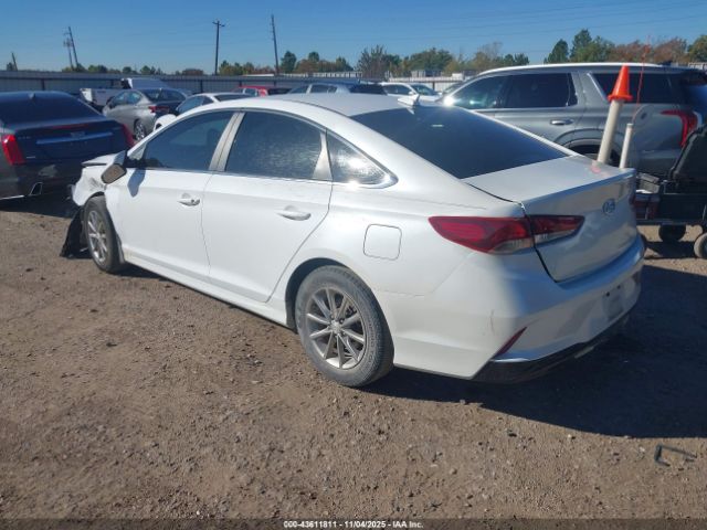 2019 HYUNDAI SONATA 5NPE24AF8KH745594 Photo 2