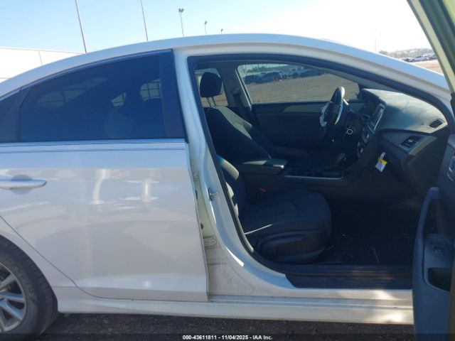 2019 HYUNDAI SONATA 5NPE24AF8KH745594 Photo 4