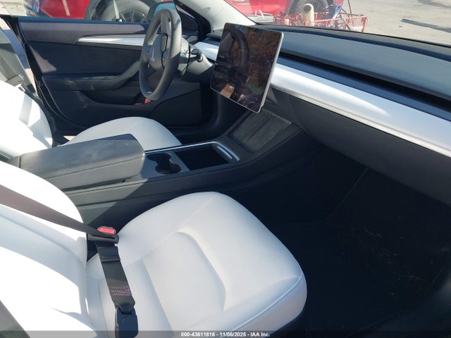 2023 TESLA MODEL 3 5YJ3E1EB1PF599646 Photo 4