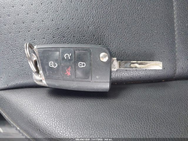 2021 VOLKSWAGEN TIGUAN 3VV2B7AX0MM077933 Photo 10