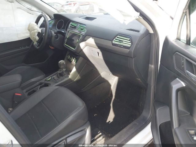 2021 VOLKSWAGEN TIGUAN 3VV2B7AX0MM077933 Photo 4