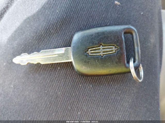 2004 LINCOLN TOWN CAR 1LNHM83W84Y609796 Photo 10