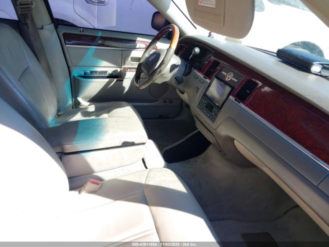 2004 LINCOLN TOWN CAR 1LNHM83W84Y609796 Photo 4