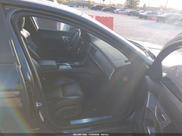 2015 JAGUAR XF SAJWA0F73F8U63466 Photo 4