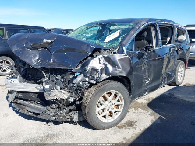2021 Chrysler Voyager Lx მანქანა იყიდება აუქციონზე, vin: 2C4RC1CG5MR519733, აუქციონის ნომერი: 43612073