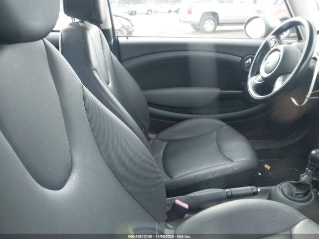 2011 MINI COOPER WMWSU3C54BT095862 Photo 4