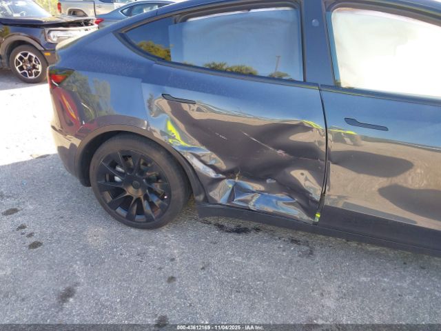 2023 TESLA MODEL Y 7SAYGDEE6PF840065 Photo 5