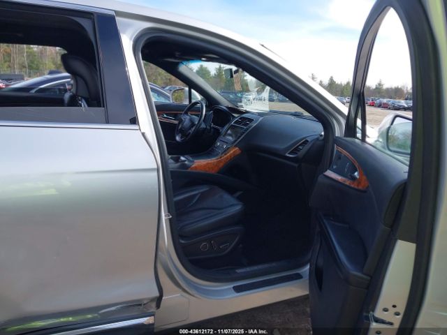 2019 LINCOLN NAUTILUS 2LMPJ8L95KBL33543 Photo 4