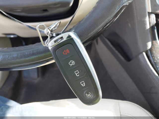 2015 LINCOLN MKS 1LNHL9DK8FG607141 Photo 10