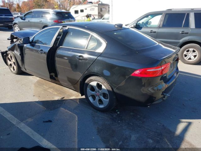 2017 JAGUAR XE SAJAR4BG2HA967387 Photo 2