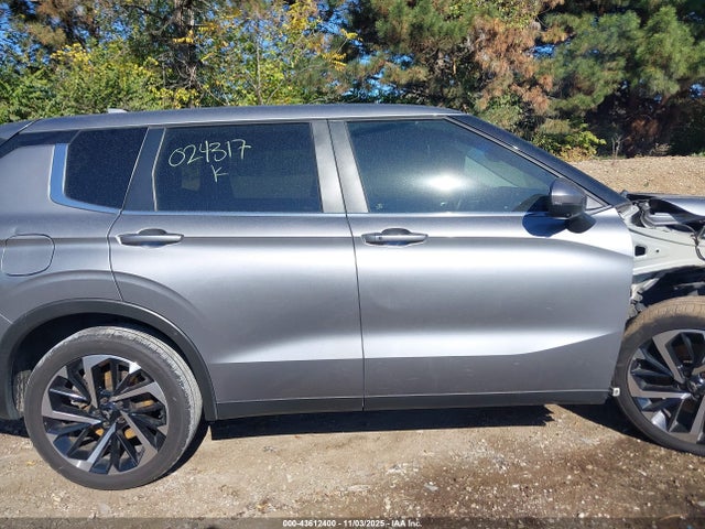 Продаж на аукціоні авто 2022 Mitsubishi Outlander Black Edition 2wd/se 2.5 2wd/se Launch Edition 2wd, vin: JA4J3UA89NZ024317, номер лоту: 43612400