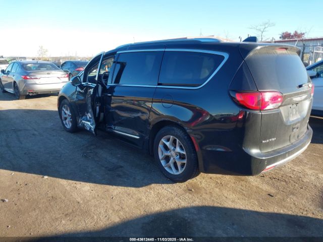 2019 CHRYSLER PACIFICA 2C4RC1GG0KR721516 Photo 2