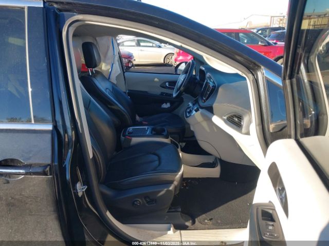 2019 CHRYSLER PACIFICA 2C4RC1GG0KR721516 Photo 4