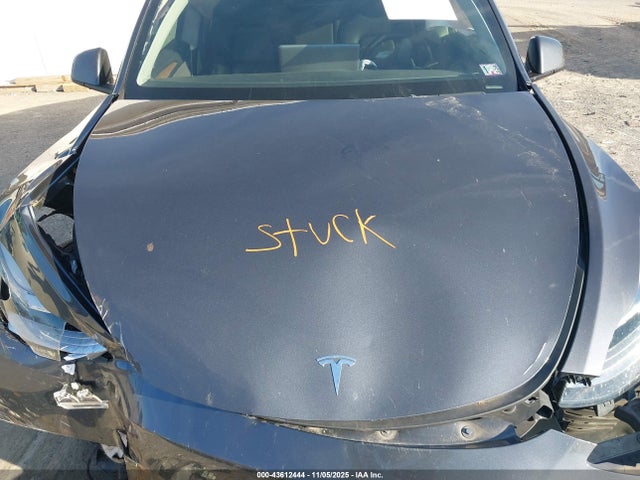 2023 TESLA MODEL Y 7SAYGAEE0PF582530 Photo 9