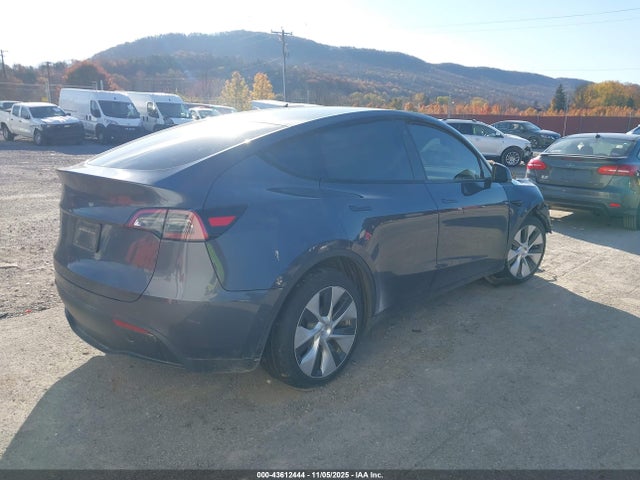 2023 TESLA MODEL Y 7SAYGAEE0PF582530 Photo 3