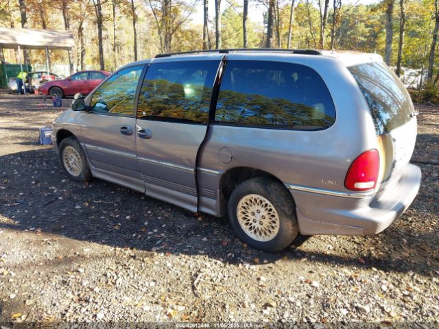 1997 CHRYSLER TOWN & COUNTRY 1C4GP64L4VB246739 Photo 2